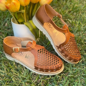 Mexican Huarache Handmade, Artisan Huarache, 100% Leather Huarache, Mexican brown huarache, size 8 and 9 US, Handmade