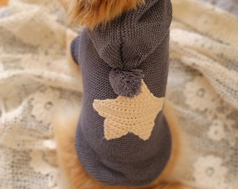 Pull pour chien tricoté Sweat à capuche gris foncé avec une étoile jaune pour petits chiens / Pull pour chat / Vêtements pour animaux de compagnie / Pull pour chien / Sweat à capuche pour chien