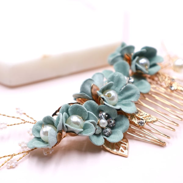 Gold  Sage Green Bridal Hair Comb, Floral bridal Hair Piece, Wedding Hair Piece Mint Green