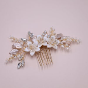 Floral Bridal Hair Comb, White Floral Hairpiece, Wedding Rhinstone Hair Comb