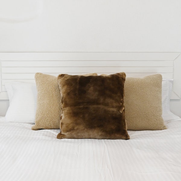 Large Shearling Pillow Plush Dark Caramel Color 50 x 50 cm Furry Bedroom Patio Living Room Throw Pillow