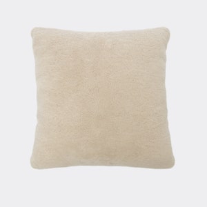 Cream Decorative Pillow Large Sheepskin Furry Plush Texture Cushion Burgundy Velvet Backside Elegant Sofa Cushion for Modern Home Interiors