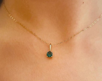 May Birthstone Necklace, 18k Gold Emerald Gemstone, May Emerald Birthstone, Minimalist Everyday Necklace, Perfect Gift for Her or Mom