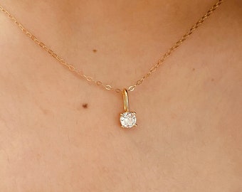 April Birthstone Necklace, Diamond Solitaire in 18k Gold, Minimalist Jewelry for Her, Perfect Birthday Gift and Special Occasion Present