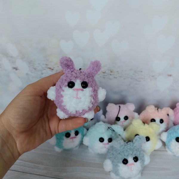 Porte-clés en peluche petit lapin au crochet, accessoire cool, porte-clés doux fait à la main, décoration mignonne pour sac ou sac à dos, cadeau pour enfants ou amis