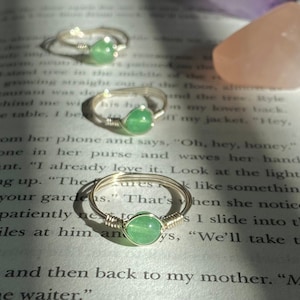 green aventurine ring // wire wrapped rings // crystal wire rings // wire wrapped gemstone rings
