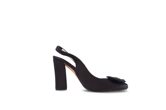 Vintage Style Ladies Black Slingback 