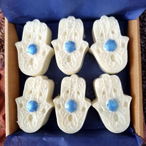 Scented Soy Wax Melts in Hamsa Hand Design – Bring Peace and Positivity to Your Space