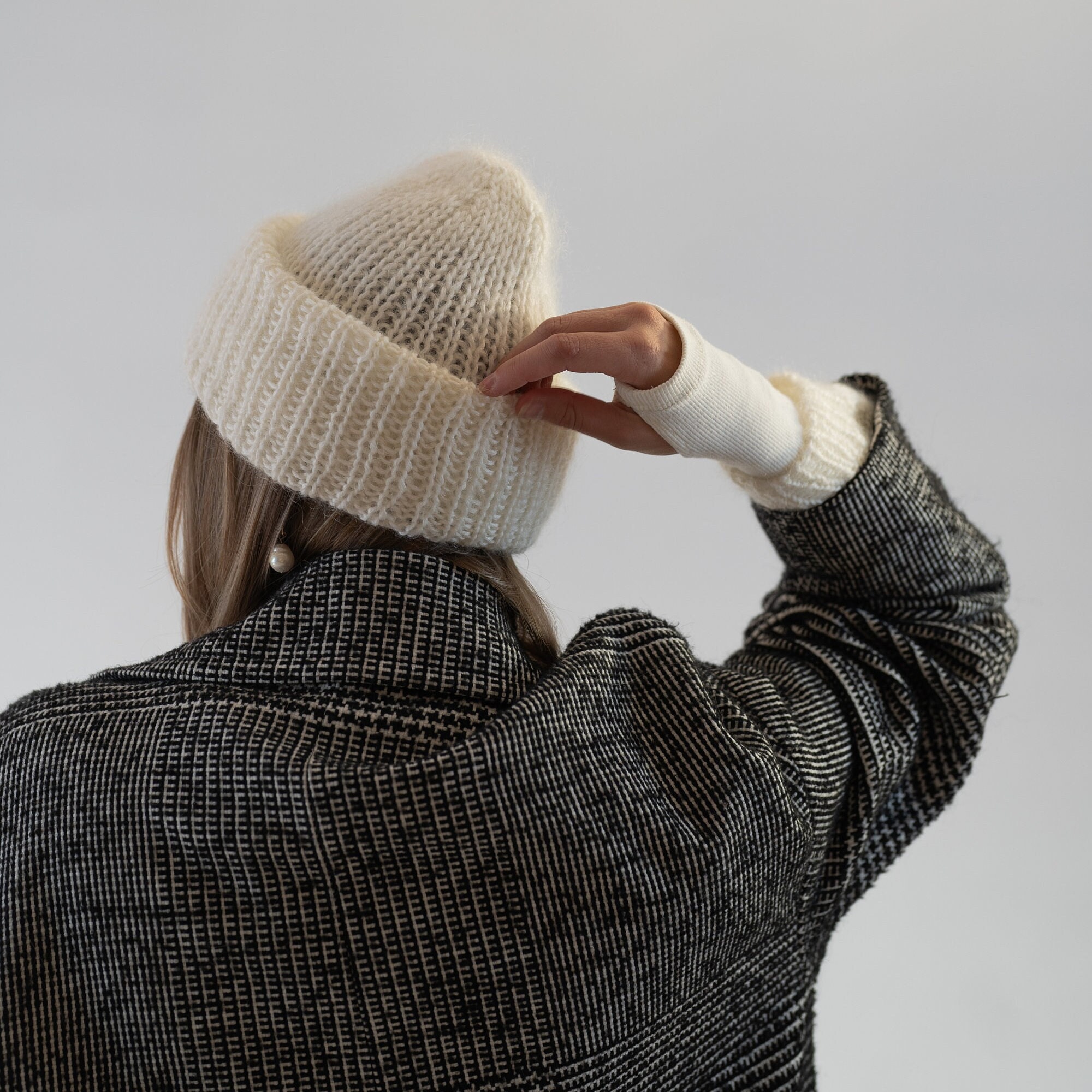 Hand Knit Mocha Mohair Ribbed Beanie RIBBED MOHAIR BEANIE - CREAM | COS US main image 3