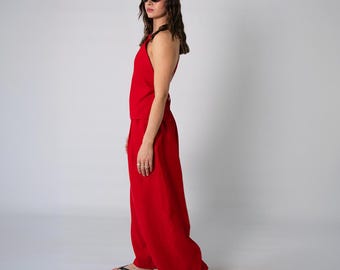 Handgemaakte linnen combi-set, mouwloze top met open achterkant en wijde broek met lopen, minimalistische zomeroutfit