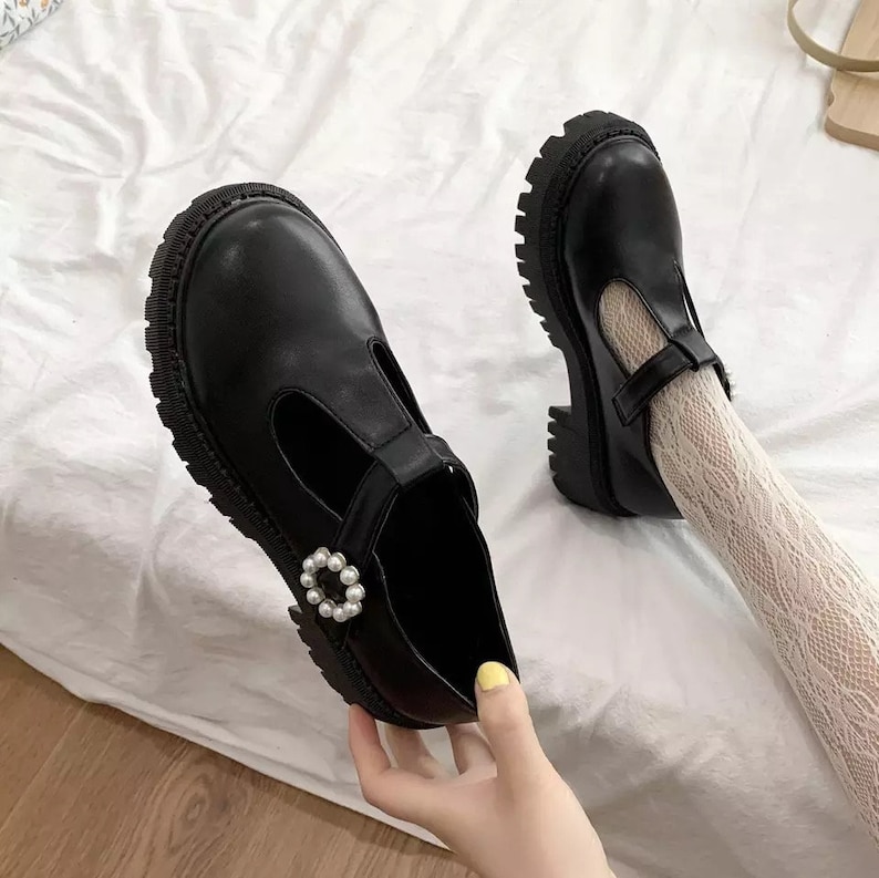 Patent leather Mary Janes shoes