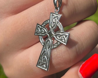 Grand collier croix celtique en argent sterling