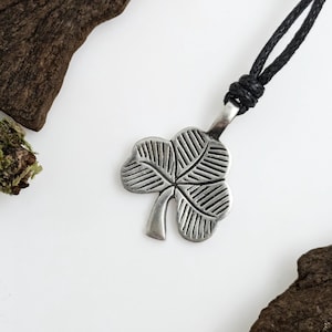 Shamrock Choker