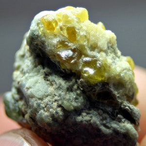 30.0 CT Vintage Yellow (Sphene) Titanite Combine With Green Tourmaline And Silver Mica Crystal Rough Specimen For Collectors