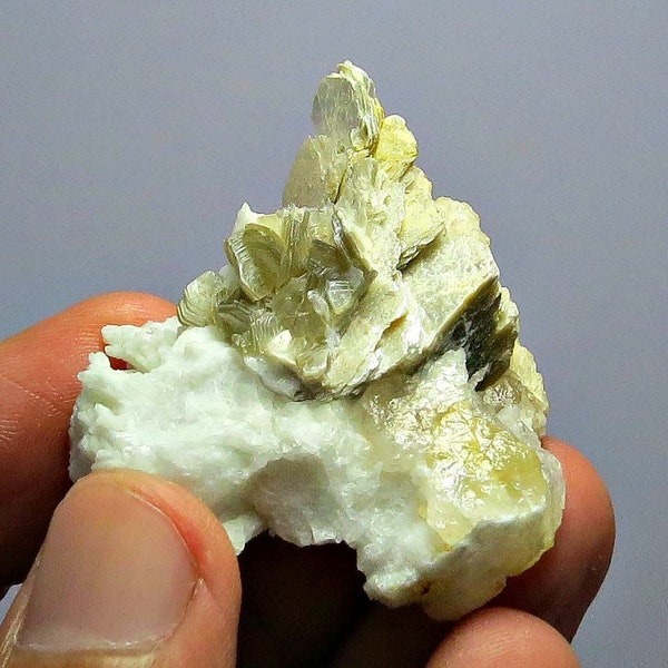 36 gm Infrequent & Very Beautiful White And Gold Color Mica Full Terminated Crystal Rough Specimen For Collectors