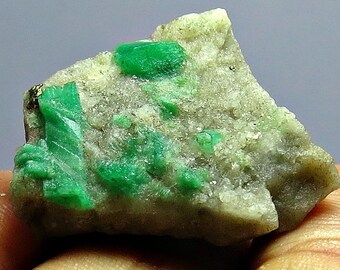 48.0 CT Remarkable Natural Green Transparent Emerald Crystals Bunch Matrix On Feldspar Specimen from Swat Pakistan