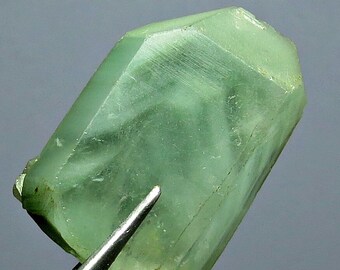 78.0 Ct Vibrant Unusual Full Terminated Green Phantom Quartz Point Crystal Specimen For Collectors