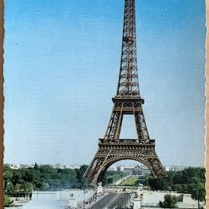 Cartes postales couleur parisiennes des années 1970