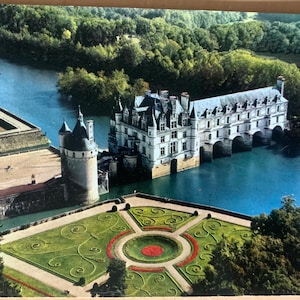 Colour Postcards, Chateaux Of The Loire