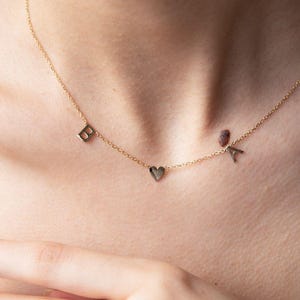 Collar con inicial personalizada y corazón – Colgante con letra personalizada – Joyería minimalista con nombre en plata – Regalo para ella, mejor amiga o novia