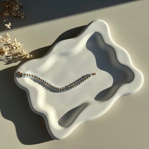 Decorative tray • Coaster • Organic tray • Decoration • Coaster • Table decoration • Storage for jewelry • Minimal Nordic