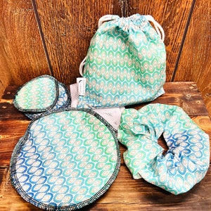 Bundle of skin care accessories Make-up remover pad Body washcloth Washing bag image 1