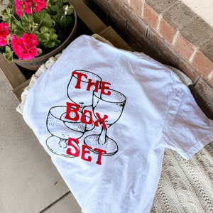 Magnolia Parks Box Set Tee - Citazioni letterarie - Camicia amante dei libri - Regalo per i lettori