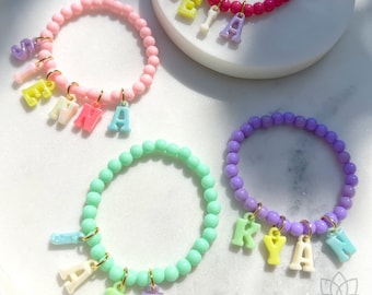 Bracelet extensible de perles de nom personnalisées autographes faites main de Noël pour enfants multicolore