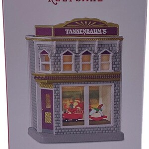 Adorno de la tienda departamental Tannenbaum&#39;s de Hallmark Keepsake Korners 2017 en caja