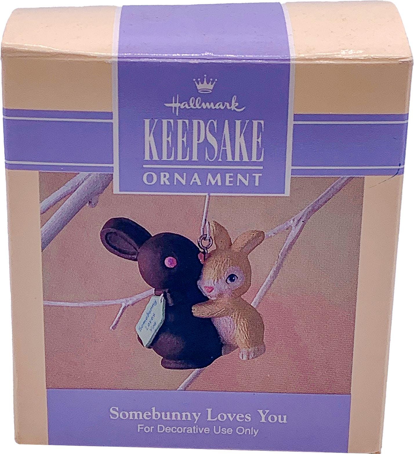 Rare 1992 Hallmark Keepsake Easter Ornament SOMEBUNNY LOVES YOU in