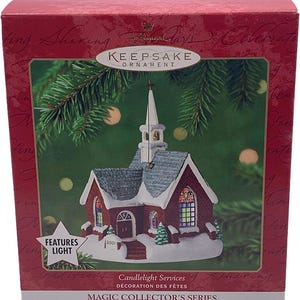 Hallmark 2001 CANDLELIGHT SERVICES #4 Magic Light Collector&#39;s Series Ornament