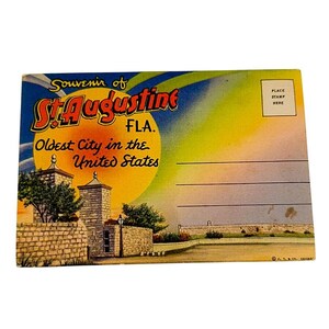 Cartella con cartoline d'epoca, souvenir di St. Augustine, Florida, la città più antica degli Stati Uniti.