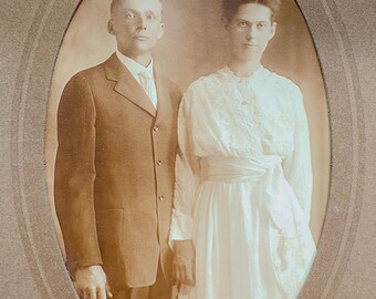 Antique Black/White Photo in Embossed Folder Man & Woman Married Couple w/Note