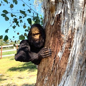 Bigfoot Bashful Yeti Tree Statue Tree Wall Flat Decoration | Etsy