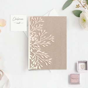 5x7 Feuilles de pin Tri-Fold Cricut Modèle d’invitation de mariage, enveloppe de mariage découpée au laser Modèle de carte, Silhouette Cameo, Cricut ScanNcut