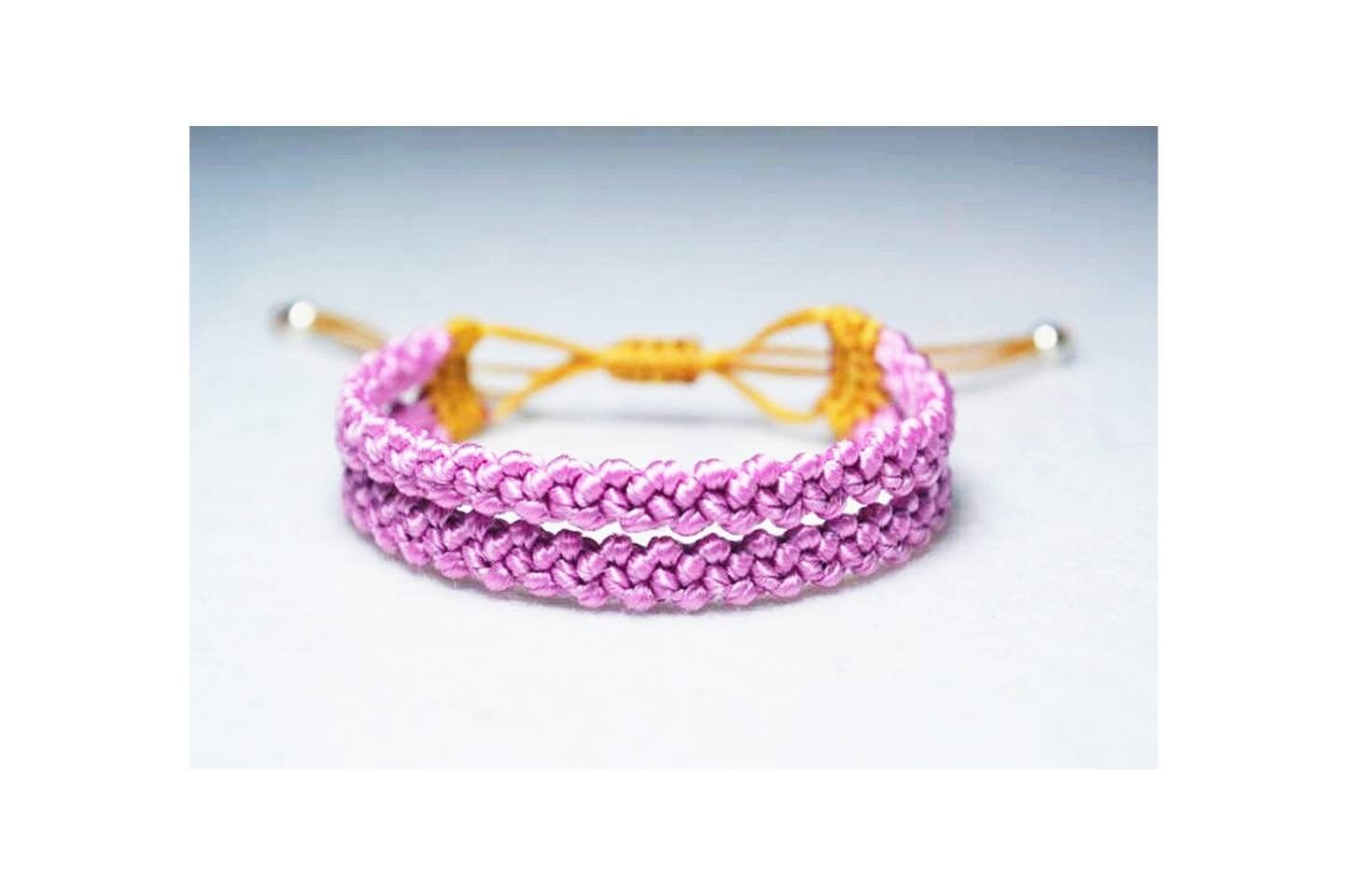 Pulseras tejidas en macramé con hilo encerado  Beaded necklace tutorial,  Handmade bracelets, Bracelet tutorial
