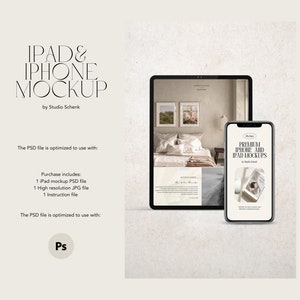 Op de afbeelding: Een mockup-ontwerp met een zwarte tablet en een zwarte smartphone op een witte achtergrond. De tablet toont een slaapkamerinterieur met twee ingelijste foto's aan de muur. De smartphone toont de tekst "PREMIUM IPHONE AND IPAD MOCKUPS" met de tekst "by Studio Schenk" eronder. De tekst "IPAD & IPHONE MOCKUP" wordt in zwarte tekst boven het mockup-ontwerp weergegeven. De tekst "by Studio Schenk" wordt onder het mockup-ontwerp weergegeven. De tekst "The PSD file is optimized to use with: Ps" wordt onder het mockup-ontwerp weergegeven.