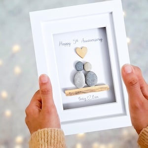 Cadeau personnalisé 5e anniversaire de mariage, cadeau d'anniversaire de mariage en bois, 5e anniversaire de mariage galets art, 5 ans ensemble, cinq