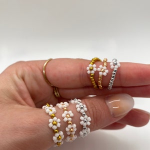 Beaded Daisy Ring / Daisy Chain Ring / Adjustable Flower Rings