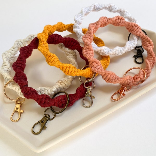 Macrame Bangle Key Ring Wristlet / Macramé Keychain Ring