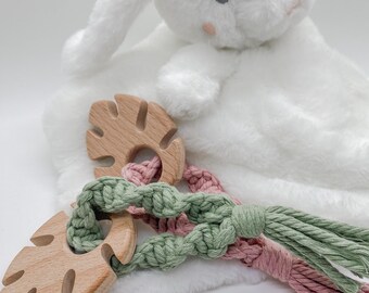 Handmade Macramé Baby Teether: Beech Wood Ring or Monstera Leaf