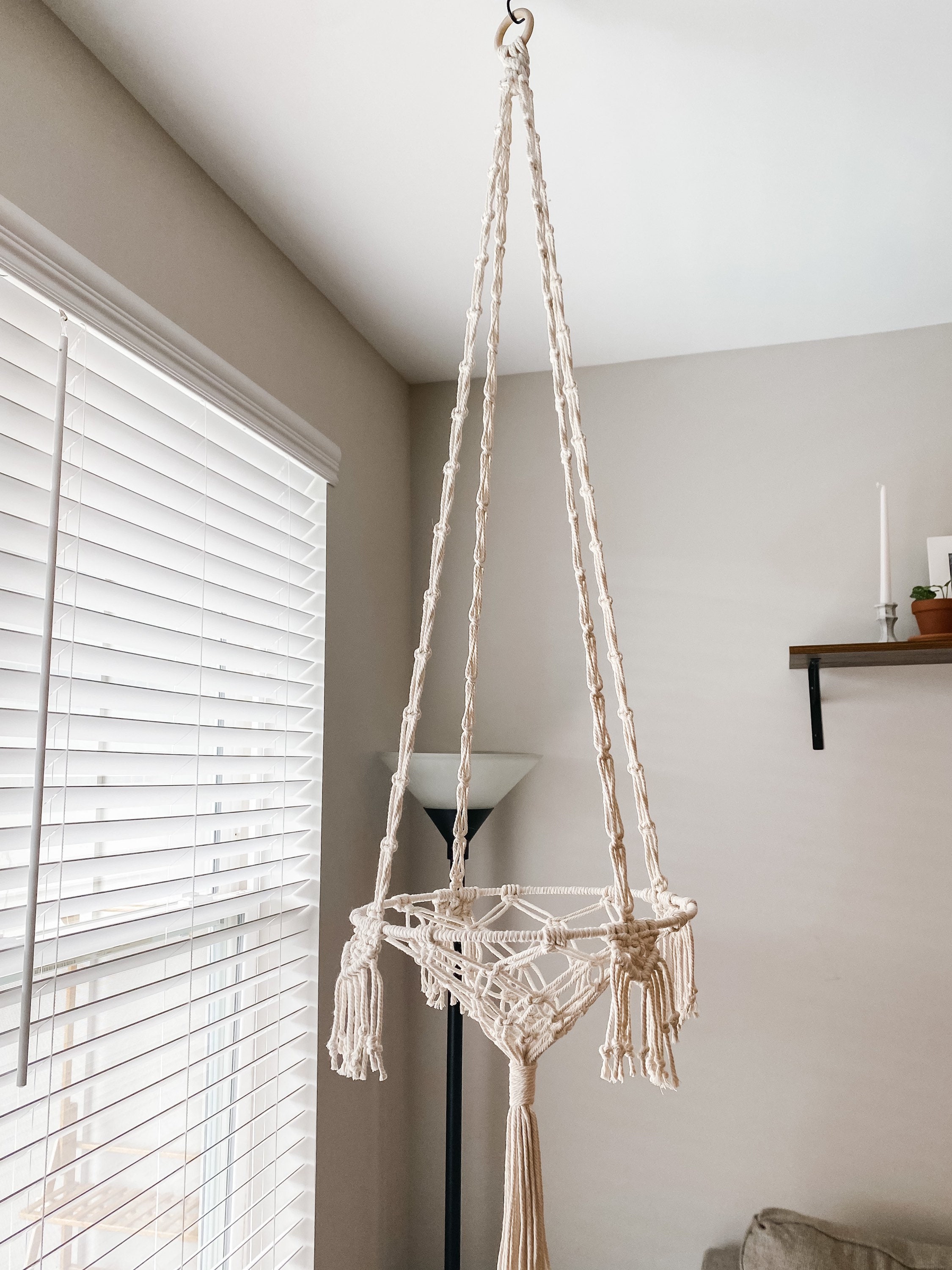 Macramé Cat Bed - Bohemian Style Elegant Pet Hammock - 14 or 19 Inch
