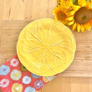 Bordallo Pinheiro cabbage Yellow dinner plate. embossed majolica, portuguese ceramist design. Farm, country house decor