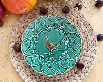 Bordallo Pinheiro majolica luncheon plate, from the Woods collection. Pheasant in a vineyard design ceramic. Cottage, country house style
