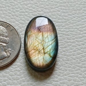 非常にユニークで希少な派手なラブラドライト宝石カボション、27X16X6 mm 26カートペンダントジュエリーメイキングストーン