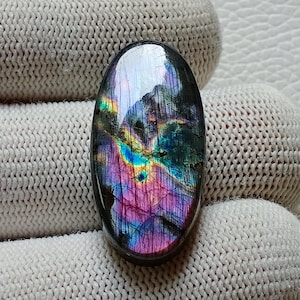 好感が持てるユニークなマルチレアパープルファイアラブラドライト宝石、トップポリッシュストーン、33X16X5 mm 31カートジュエリーメイキングストーン