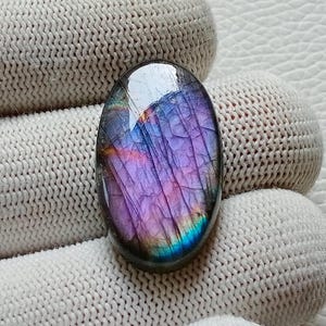 AAA+++トップユニークレアパープル派手なラブラドライト宝石、トップポリッシュストーン、29X17X5 mm 25カートジュエリーメイキングストーン