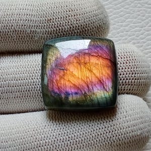 AAAユニークマルチレアファイアラブラドライトカボション、シルバーペンダントジュエリーメイキングストーン、24X24X6 mm 44カートルースジェムストーン