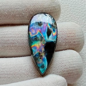 好感が持てるユニークなマルチレアファイアラブラドライト宝石カボション、あらゆるジュエリー製作に使える石、39X17X6 mm 36カートハンドメイドカボション