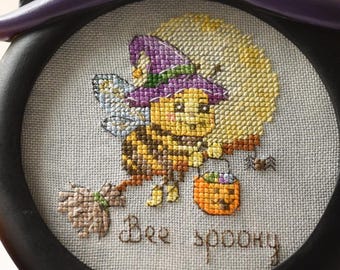 Halloween counted cross stitch pattern. Modern embroidery patterns for instant download PDF Chart. Cute Halloween bee spooky embroidery